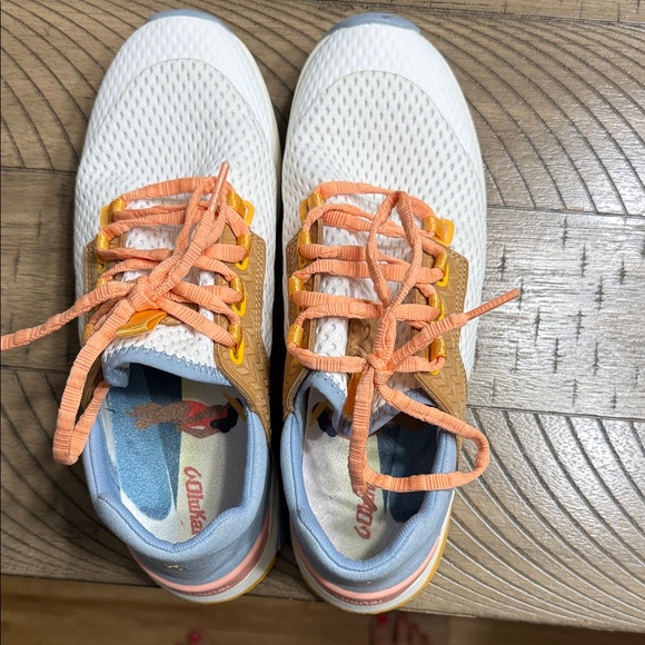 OluKai Shoes - Womens White Mesh Sneakers with Peach Laces